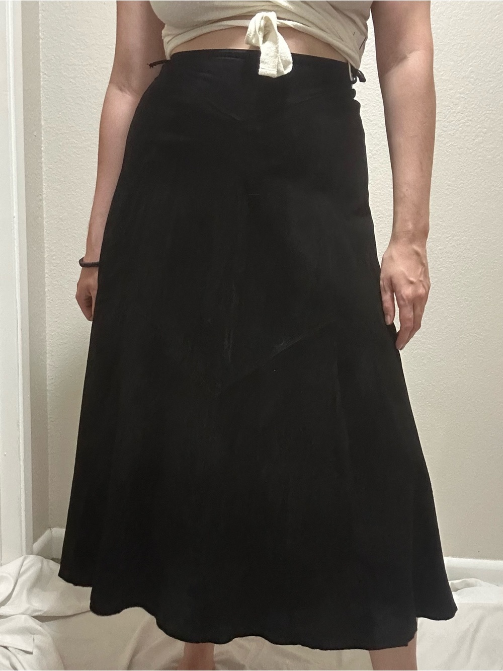Firenze Santa Barbara Saks Fifth Avenue Vintage Black Suede Leather Midi Skirt - Picture 2 of 5